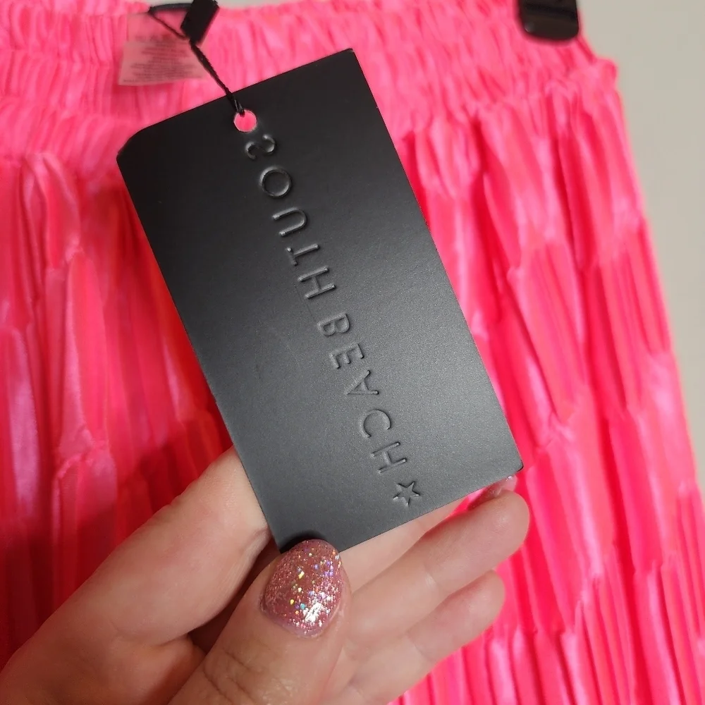 NWT South‎ Beach Pink satin crinkle pleated wide leg pants. Size 6. ASOS